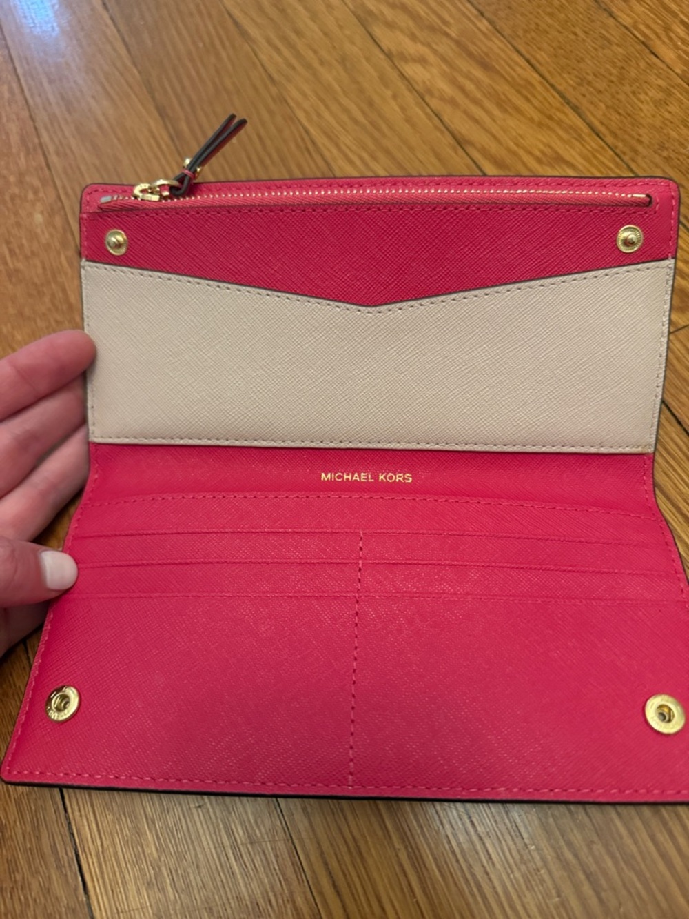 Michael Kors Light Pink Wallet with Gold Logo - Picture 2 of 4